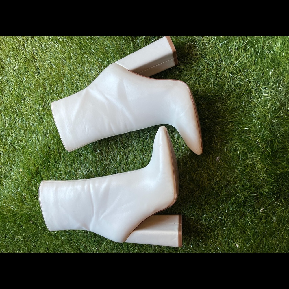 ❌SOLD❌  White Booties